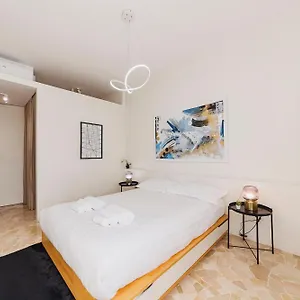 Appartamento Luminoso In Porta Venezia, Milano